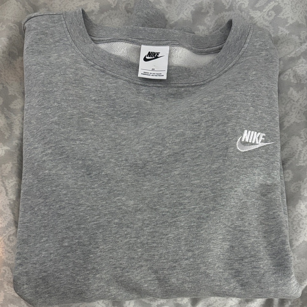 Nike Men's Heather Gray Crewneck Sweater